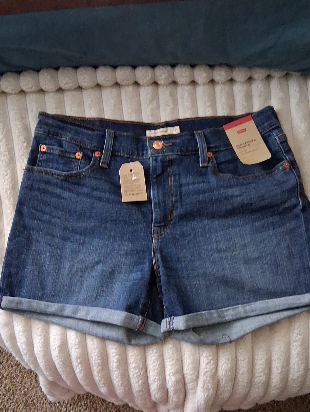 Levi's Mid Length Cuffed Denim Shorts Sz 31 (12) New Never Worn Med Wash